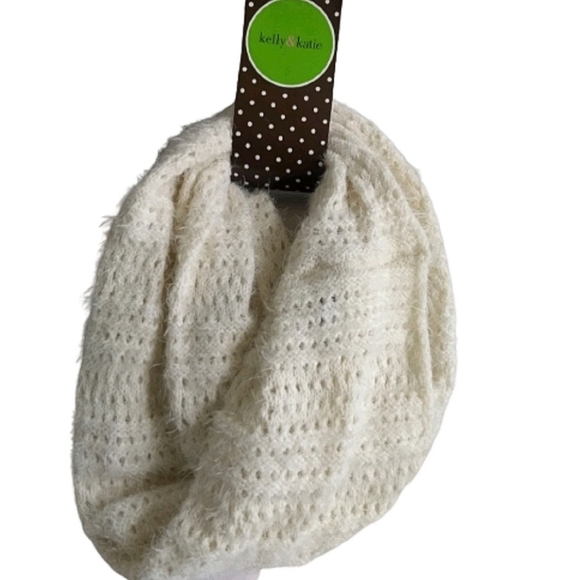 Infinity Scarf Kelly & Katie Cream Pointelle - Picture 1 of 3